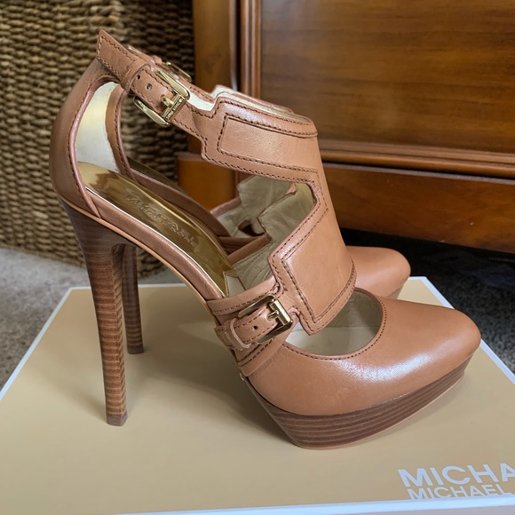 Michael Kors platform strap heels. - Picture 4 of 5